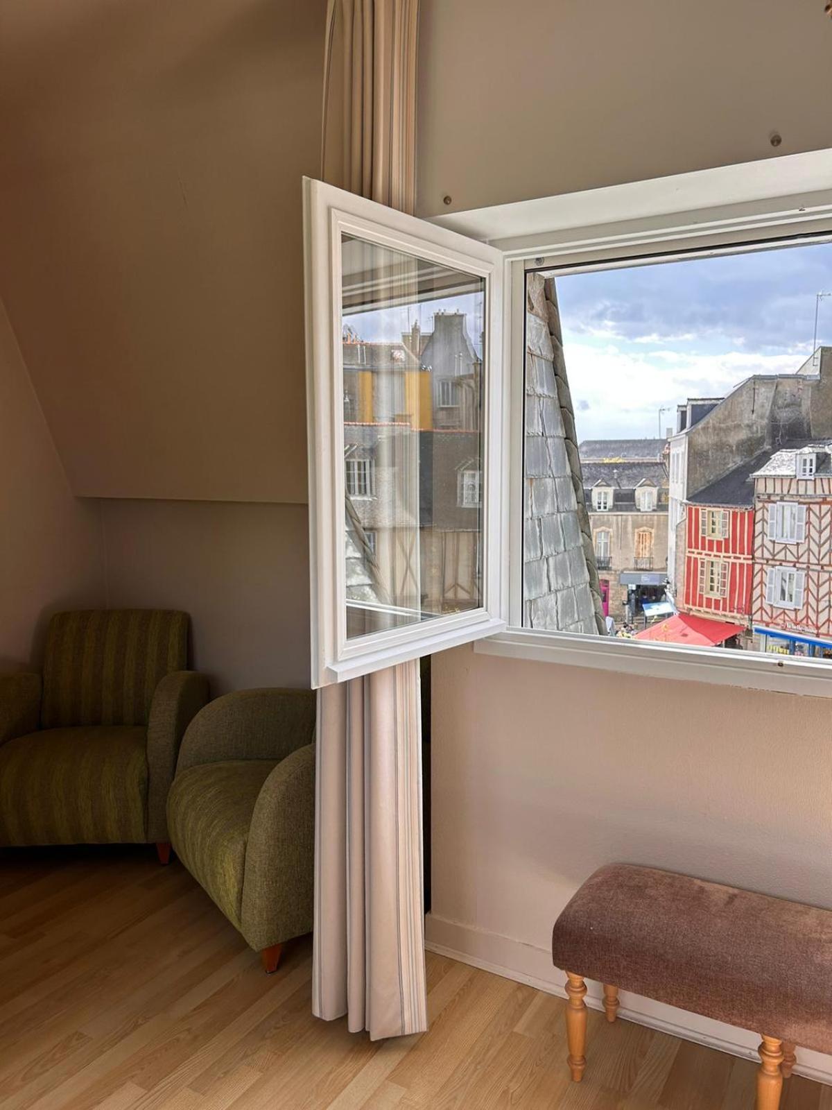Ferienwohnung Laroche Grand Duplex Dans Le Centre Historique Avec Garage Vannes Exterior foto