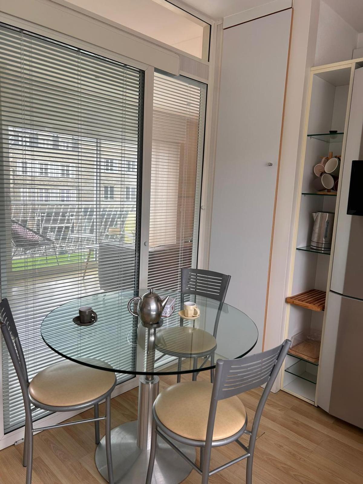 Ferienwohnung Laroche Grand Duplex Dans Le Centre Historique Avec Garage Vannes Exterior foto