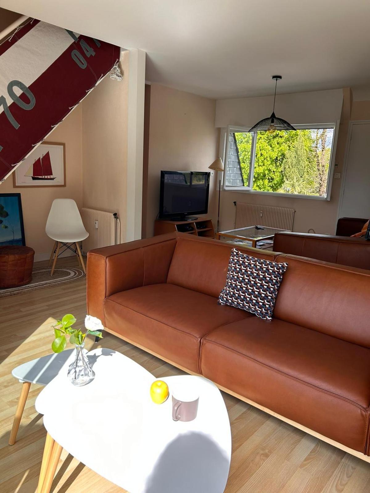 Ferienwohnung Laroche Grand Duplex Dans Le Centre Historique Avec Garage Vannes Exterior foto