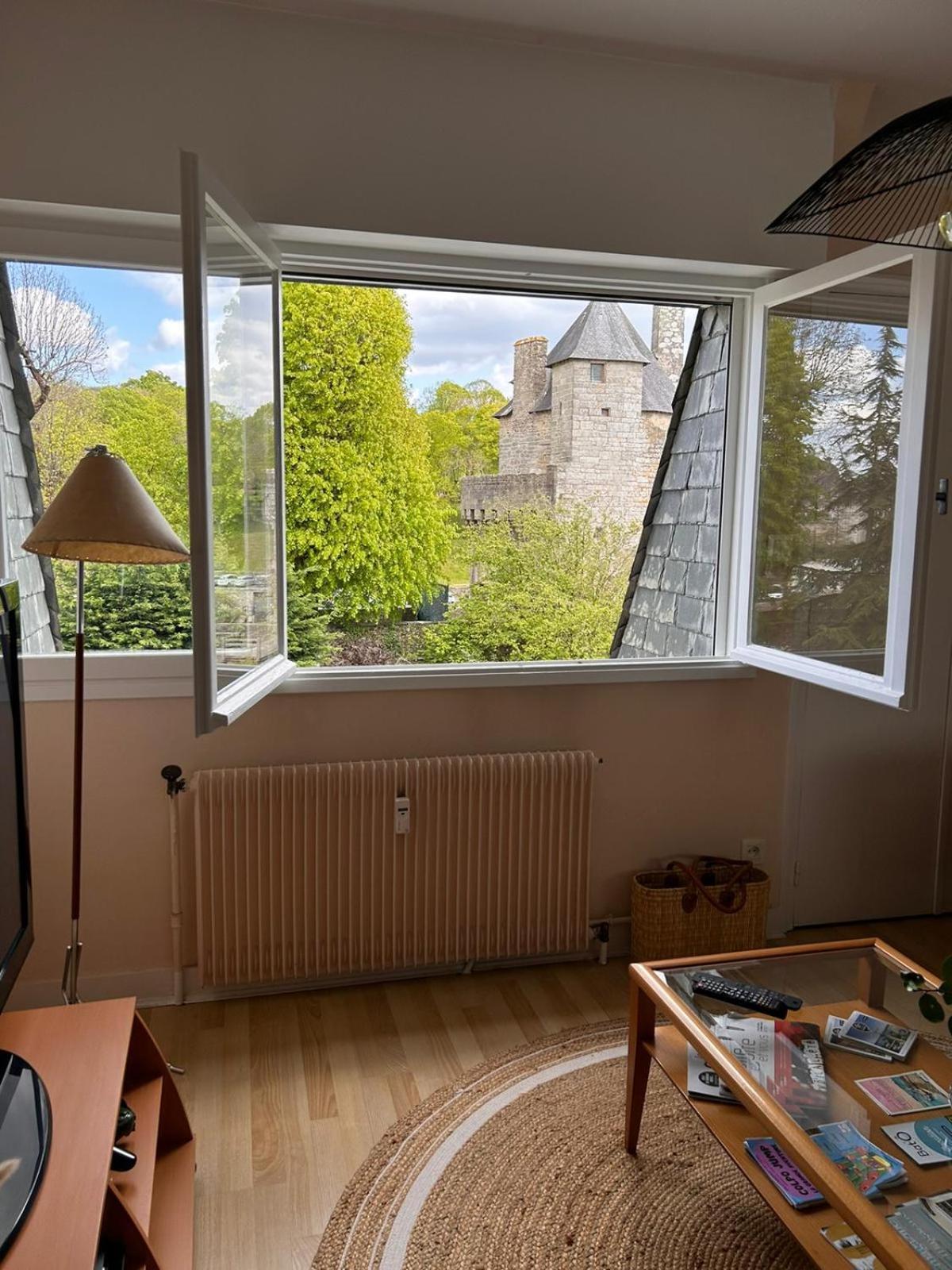 Ferienwohnung Laroche Grand Duplex Dans Le Centre Historique Avec Garage Vannes Exterior foto